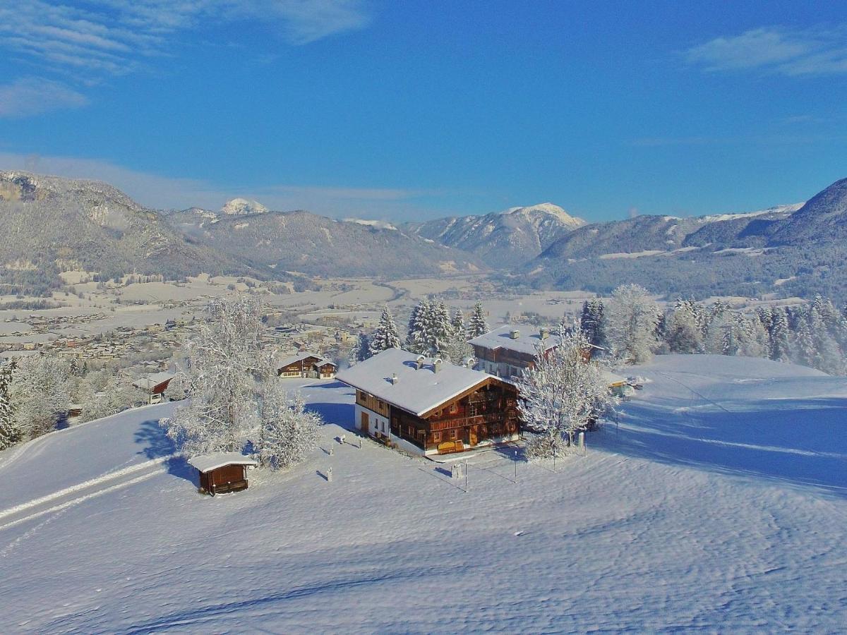 Chalet On The Ski Slope In St Johann In Tyrol Apfeldorf Extérieur photo
