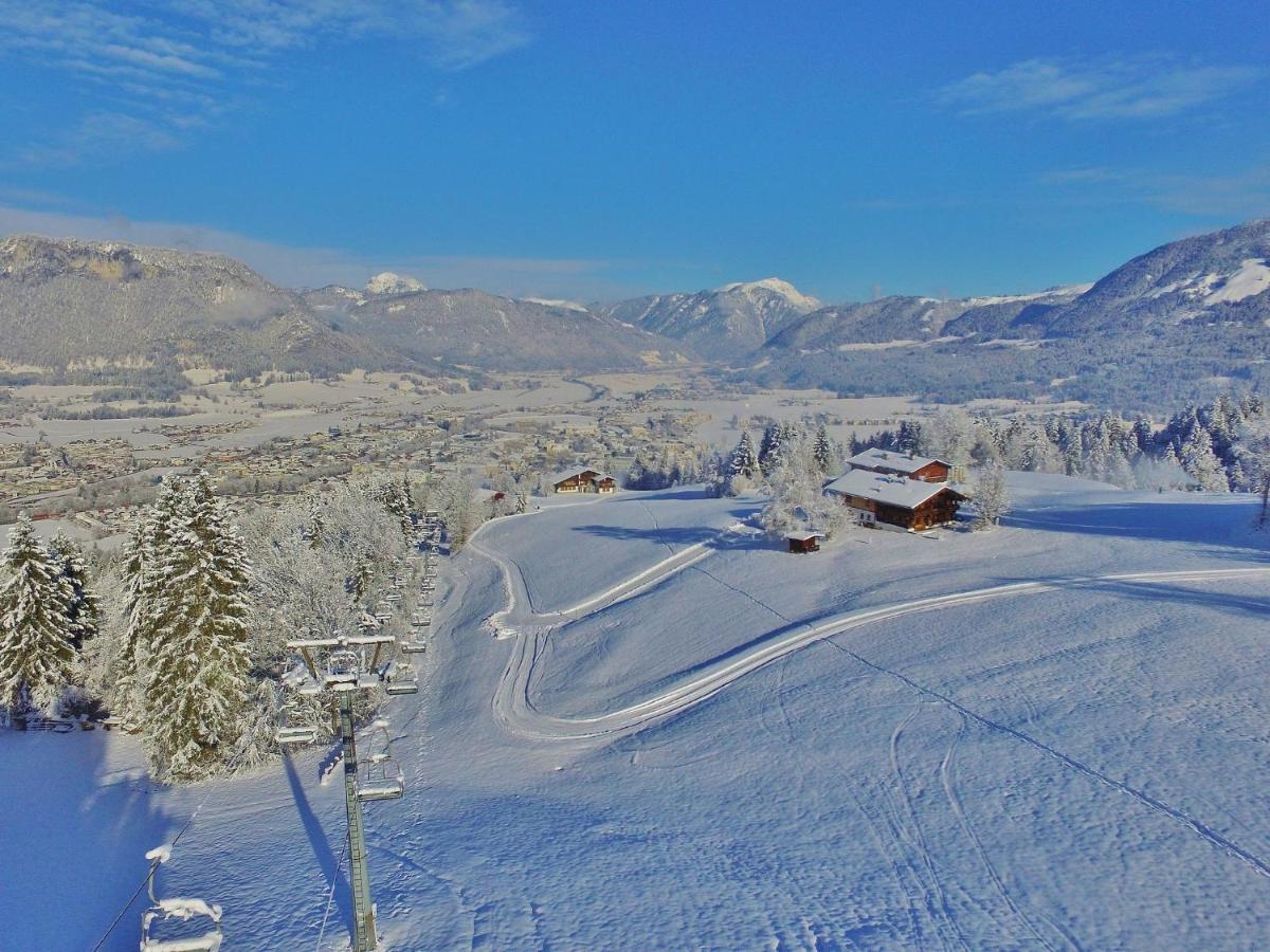 Chalet On The Ski Slope In St Johann In Tyrol Apfeldorf Extérieur photo